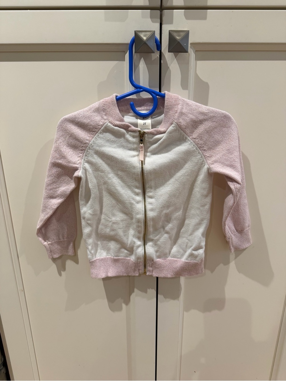 Osh kosh b’gosh 2t Girls Light Pink sparkly and White Zip Front sweater